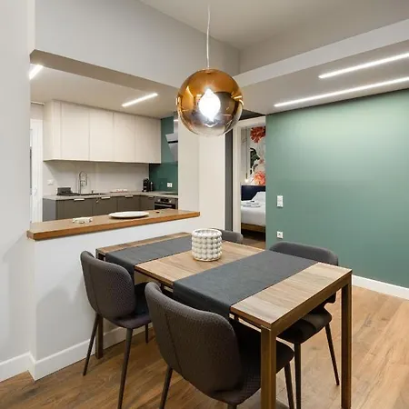 Urban Chic 2bdrm Aptmt Close To The Centre *