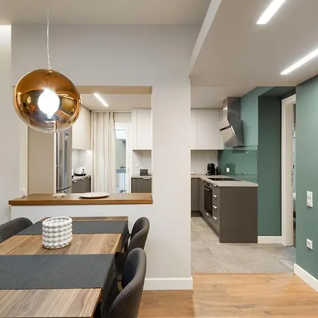 Urban Chic 2bdrm Aptmt Close To The Centre * 塞萨洛尼基